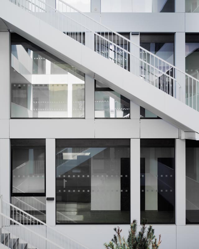 cour-int-facade